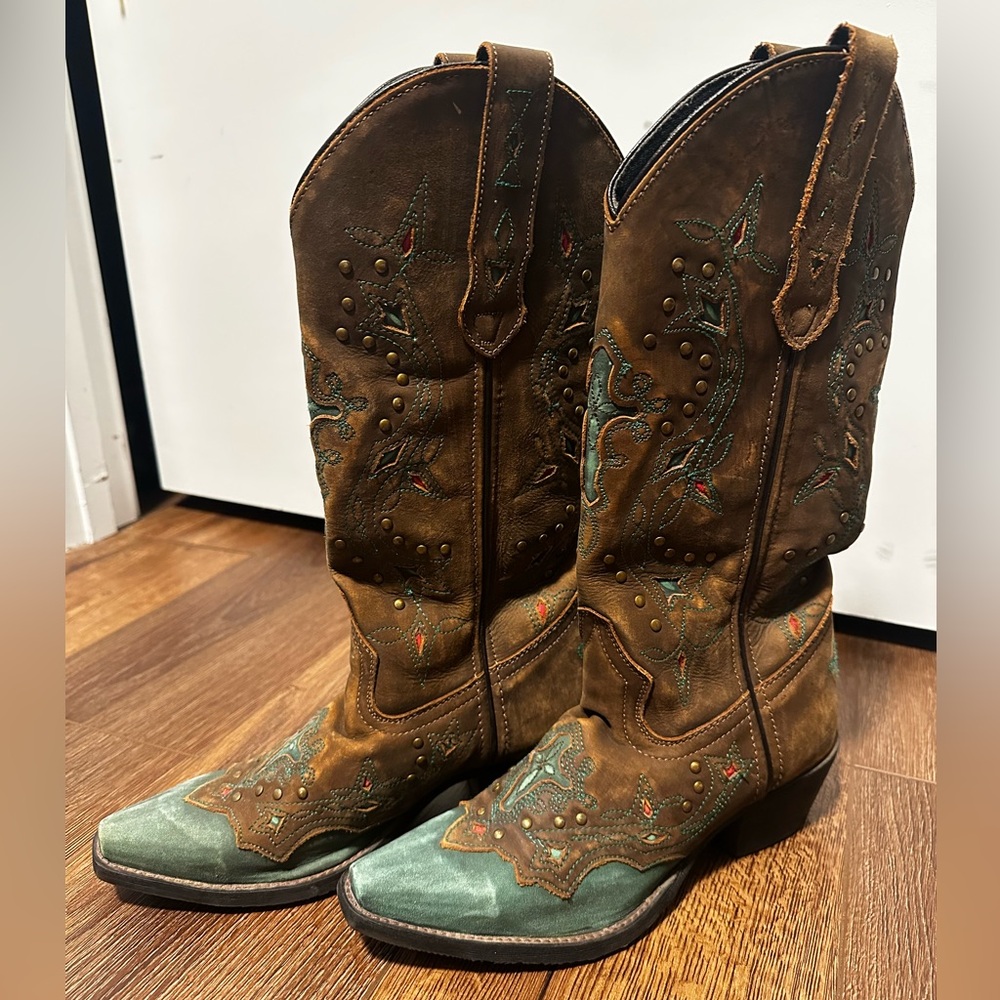 Embroidered Laredo Turquoise and Brown Western Boots